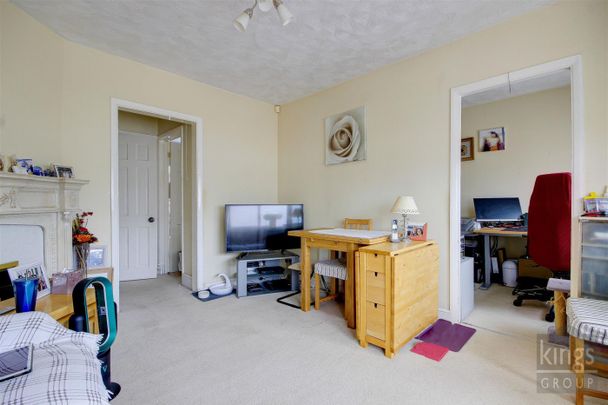 2 Bedroom Maisonette To Let - Photo 1