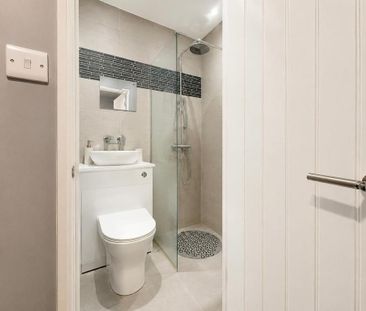1 bedroom in a house share to rent - Photo 6