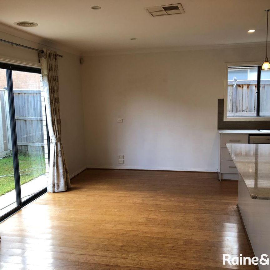 Classic 4Br Family Home in Williams Landing! - Photo 1