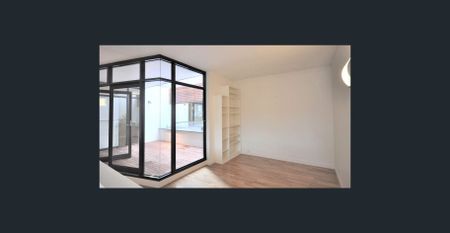 Size Matters - Huge Three Bedroom - Photo 5