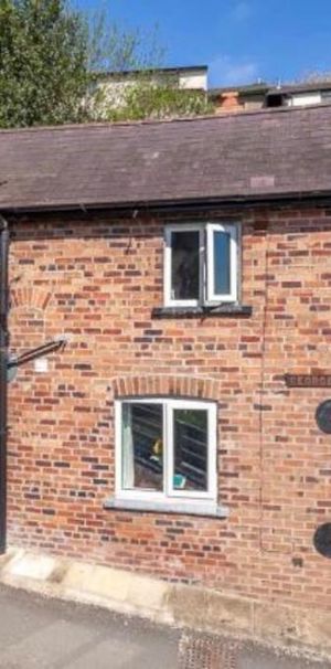 2 bedroom terraced house to rent - Photo 1