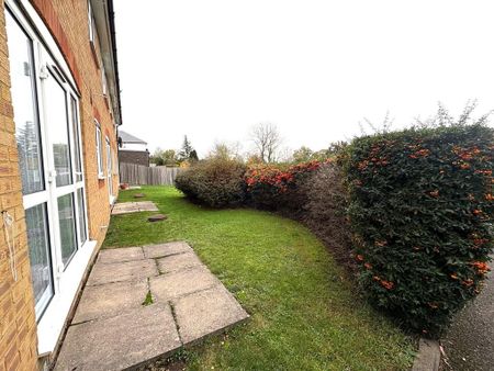 1 bedroom ground floor maisonette to rent - Photo 5