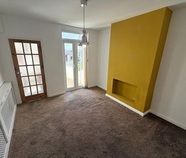 Victoria Road, Brierley Hill - Photo 3