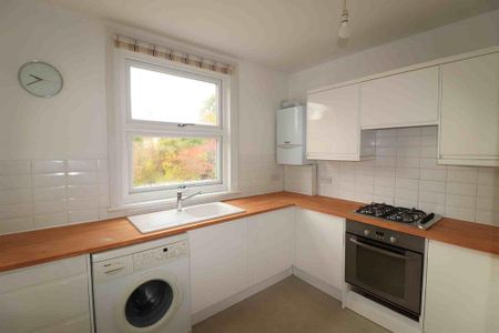 1 bedroom flat to rent - Photo 2