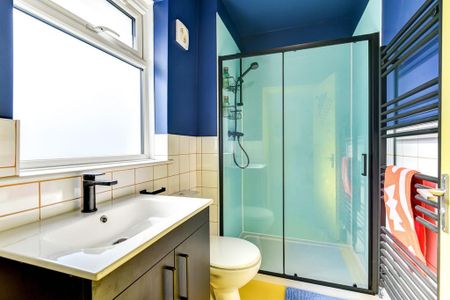 1 bedroom in a house share to rent - Photo 5