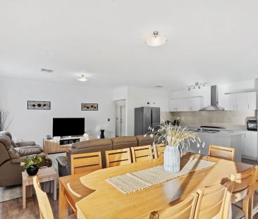 Beautifully Presented Family Home - Photo 2