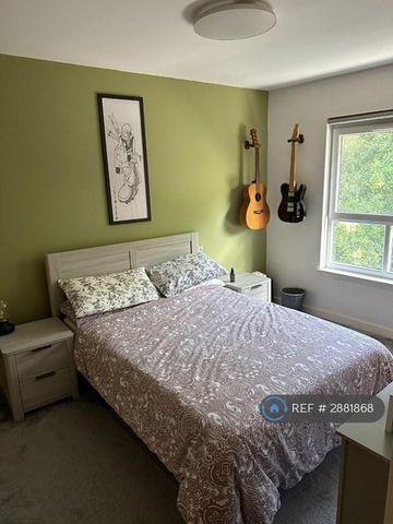 2 bedroom flat to rent - Photo 4