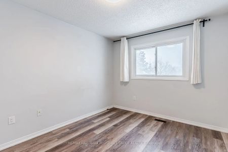 5 Herrell Avenue #Upper - Photo 4