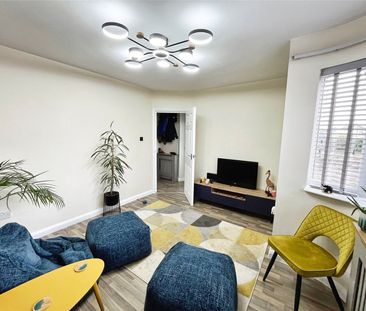 Longford Avenue, Feltham, TW14 9TH - Photo 1