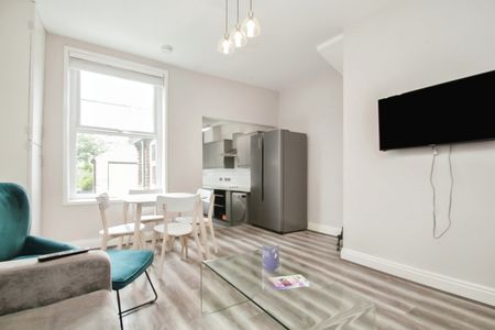 5 bedroom terraced house to rent - Photo 2
