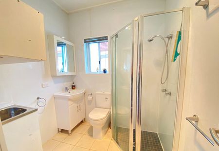 8 Beresford Avenue, Beverly Hills NSW 2209 - House For Rent | Domain - Photo 4