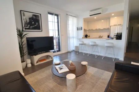 2Bedrooms, 1Bathrooms - Photo 2