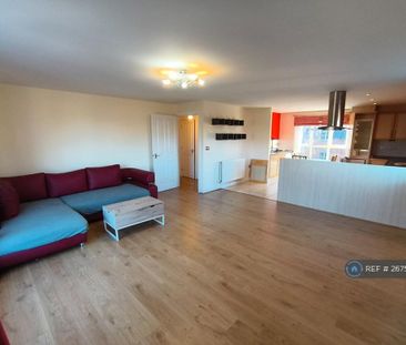 2 bedroom flat to rent - Photo 3