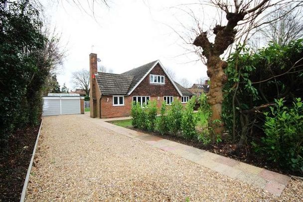 Lewins Road, Chalfont St Peter, Gerrards Cross, SL9 - Photo 1