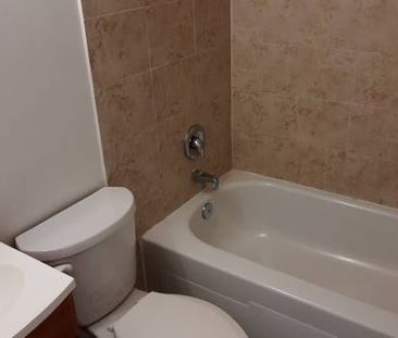 Renovated bachelor for rent. Rent inclusive. - Photo 4