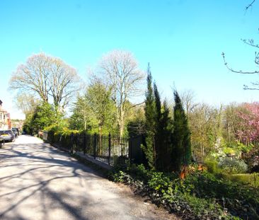 8 Bank Parade, Preston - Photo 1