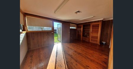 4 Bedroom House - Photo 2