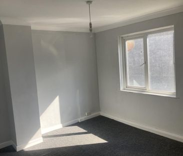 3 bedroom end of terrace house to rent - Photo 6