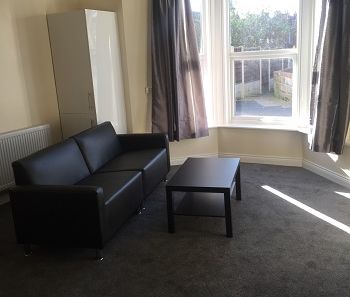 Wakefield, WF1, West Yorkshire - Photo 3