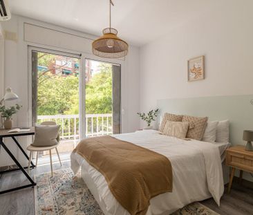 Avinguda de Mistral, Barcelona, Catalonia 08015 - Photo 4