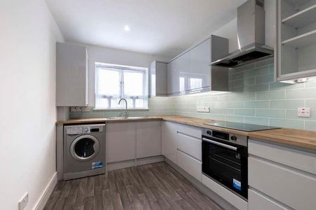 Wallace Apartments, Cheltenham, GL52 - Photo 3