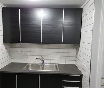 For Lease - 290 Eulalie Avenue Unit# Unit 2 (2nd Floor), Oshawa, On... - Photo 5