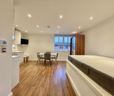 Studio to rent - Photo 1