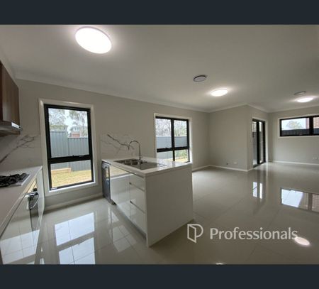 36 Vito Glade, Riverstone, NSW 2765 - Photo 5