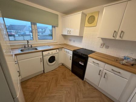 3 bedroom flat to rent - Photo 2