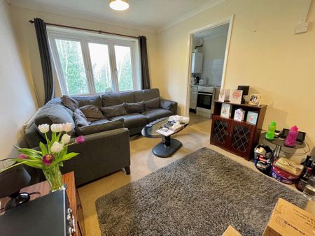 1 bedroom flat to rent - Photo 2