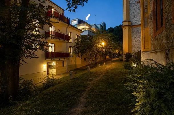 Pronájem výjimečného bytu 4+KK se dvěma terasami a garážovým stáním - Photo 1