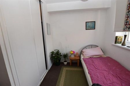 Studio Flat, Alan Hocken Way, E15 - Photo 3