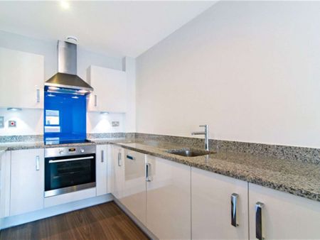 Savills are delighted to offer this modern one bedroom apartment located within Devonshire Place. - Photo 4