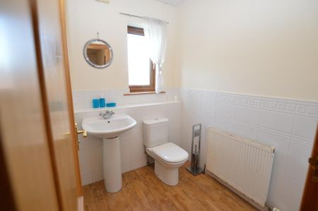 2 bedroom flat to rent - Photo 3