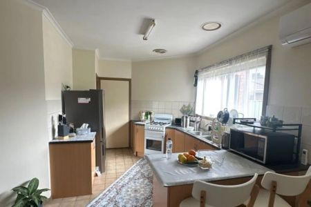 Excellent Location! - Photo 4