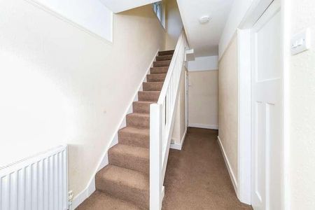 Knole Grove, RH19 - Photo 4