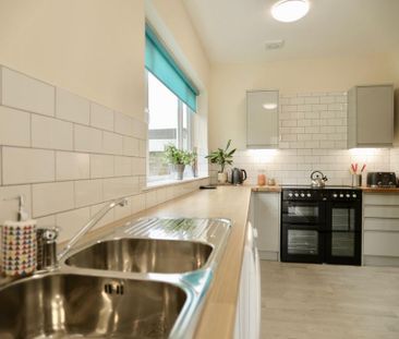 1 bedroom in a house share to rent - Photo 3