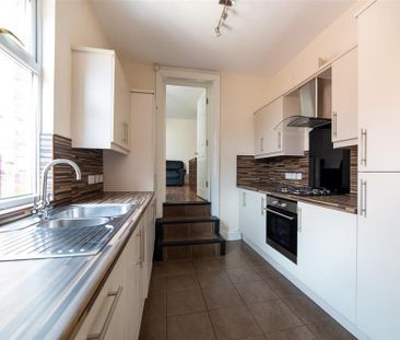 4 bedroom maisonette to rent - Photo 2