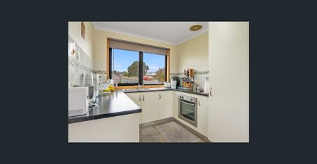 Spacious & Modern 2-Bedroom Unit in Herdsmans Cove - Photo 2