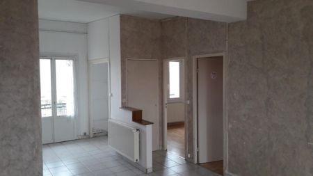 A LOUER - APPARTEMENT T5 - ROANNE - Photo 3