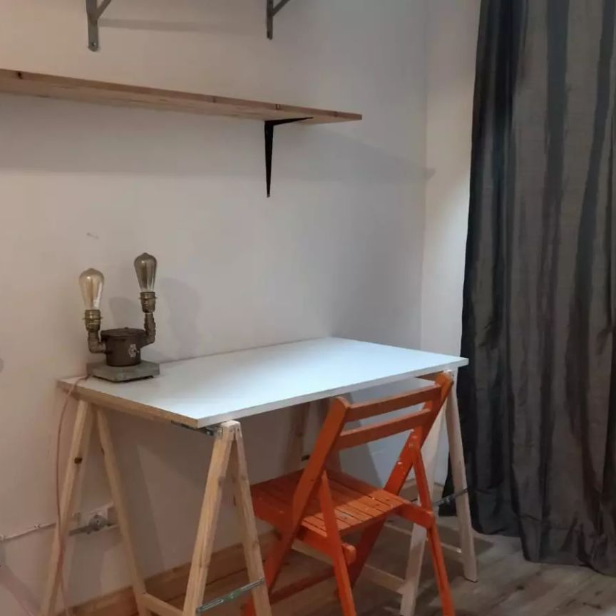 Room for rent in shared 3-bedroom apartment in Barcelona - Photo 1
