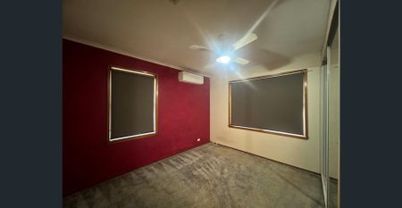 Family home in the heart of Werribee - Photo 4