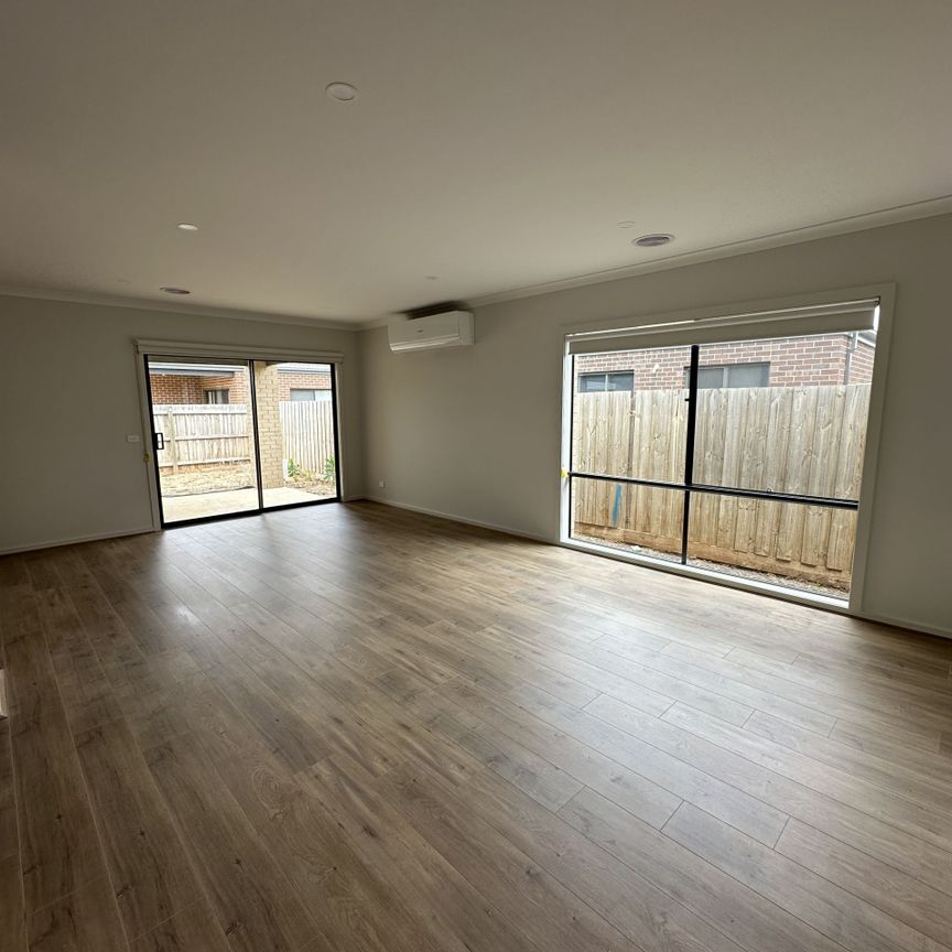 For private inspections please contact catie@sweeneyea.com.au. - Photo 1