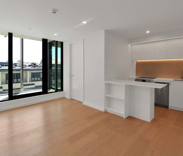 Inner-City Living at Its Best - Photo 2