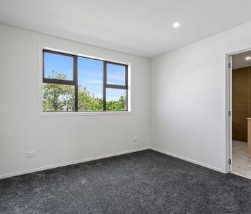Stunning 4BR - Near New in Massey! - Photo 1