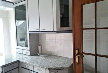 Apartamento T3 com sótão, mobilado e equipado, no Bairro do Liceu!