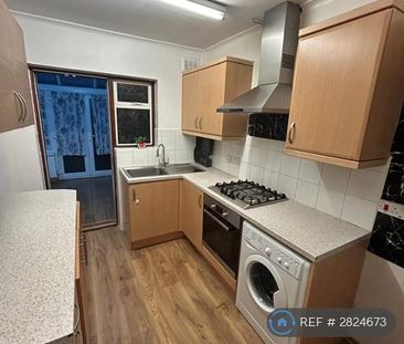 3 bedroom semi-detached house to rent - Photo 6