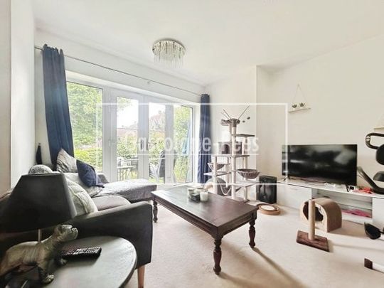 Boxgrove Gardens, Guildford - Photo 1