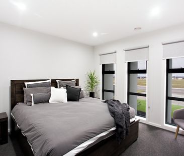 LUXURIOUS FAMILY HOME - Photo 4