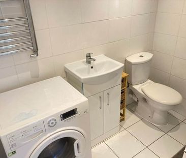 Studio Flat, Very Near Grange Park Triangle Area, W5 - Photo 1